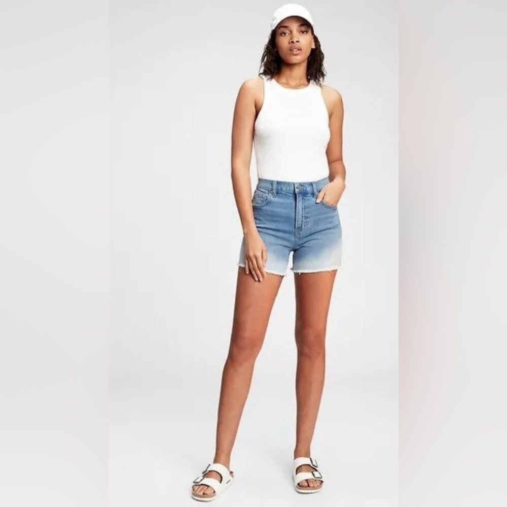 Gap Light Wash Dip Dye Cutoff Denim Shorts High Rise Size 29 or 8 R